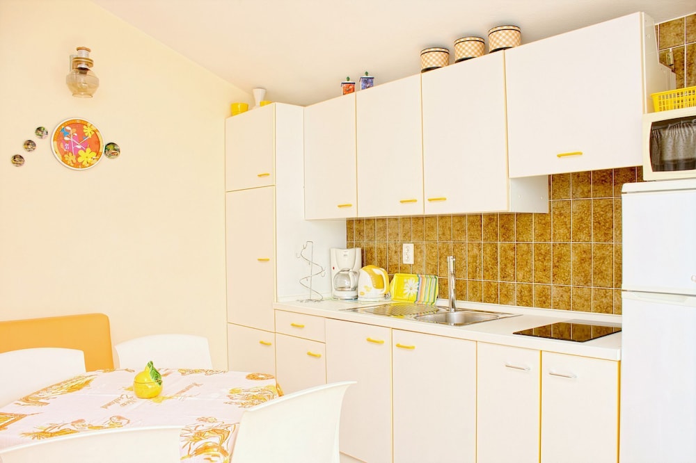 Apartment (Gojko - 50 m from the beach - A3(2))