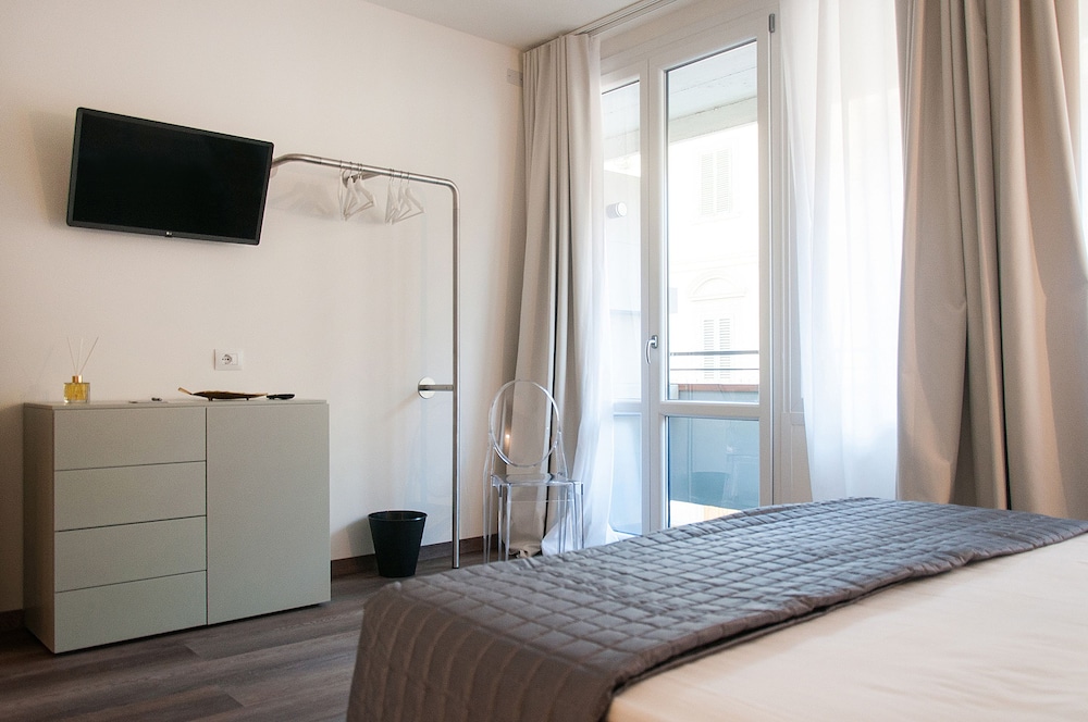 Deluxe Double Room, 1 Queen Bed, Non Smoking, City View (M deluxe) photo 2