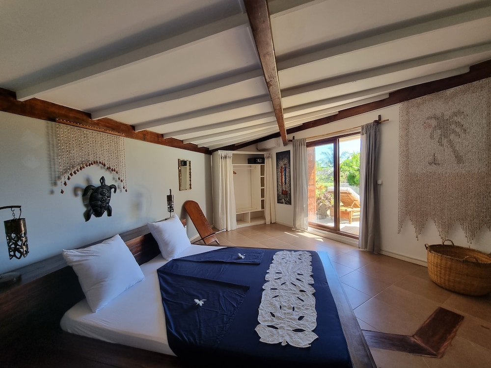 Room, Pool View, Beachfront photo 1