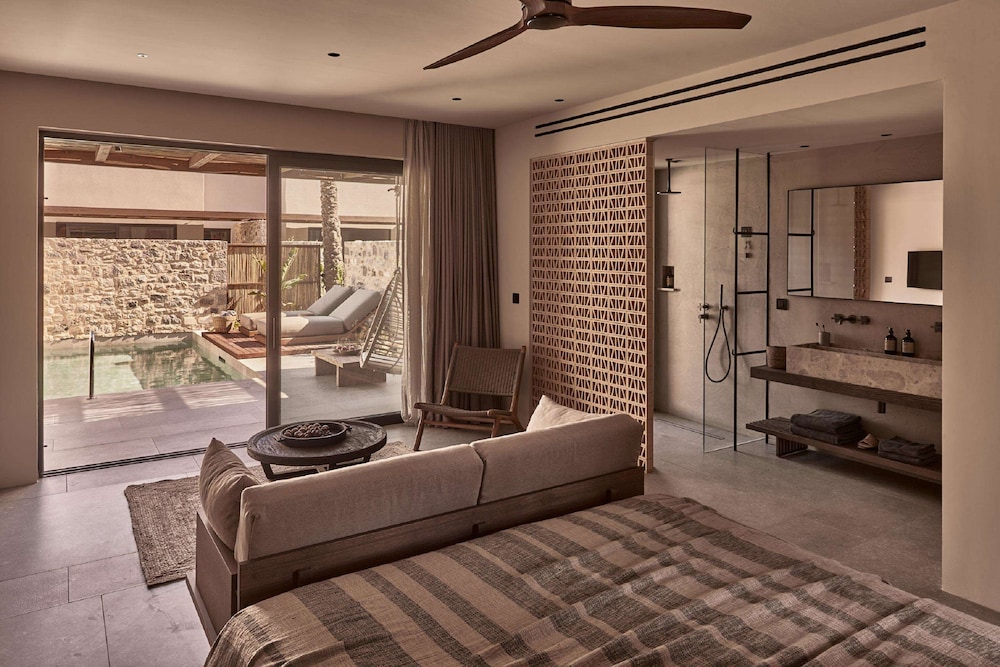 Premium Private Pool Suite - Photo 6