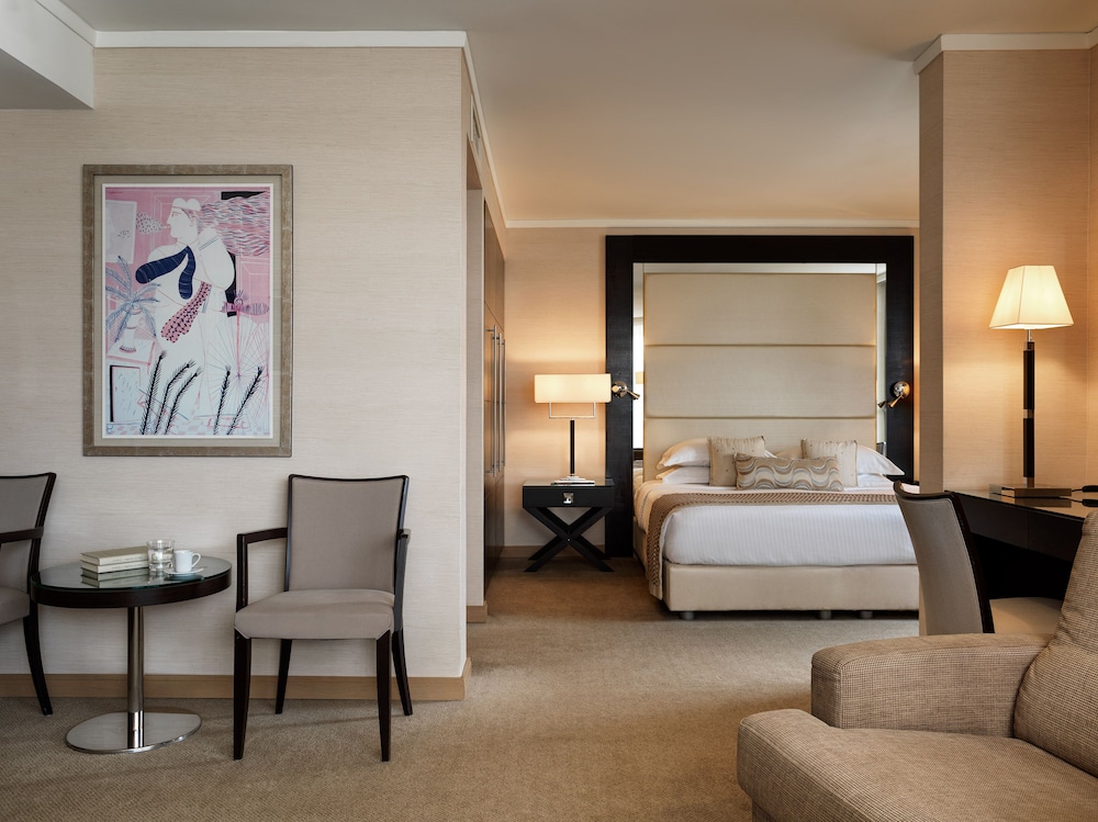Executive Suite, 1 Bedroom, Non Smoking, Jetted Tub - Photo 10
