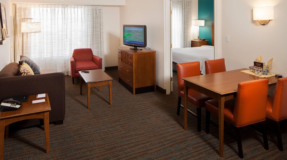 Suite, 2 Bedrooms photo 2