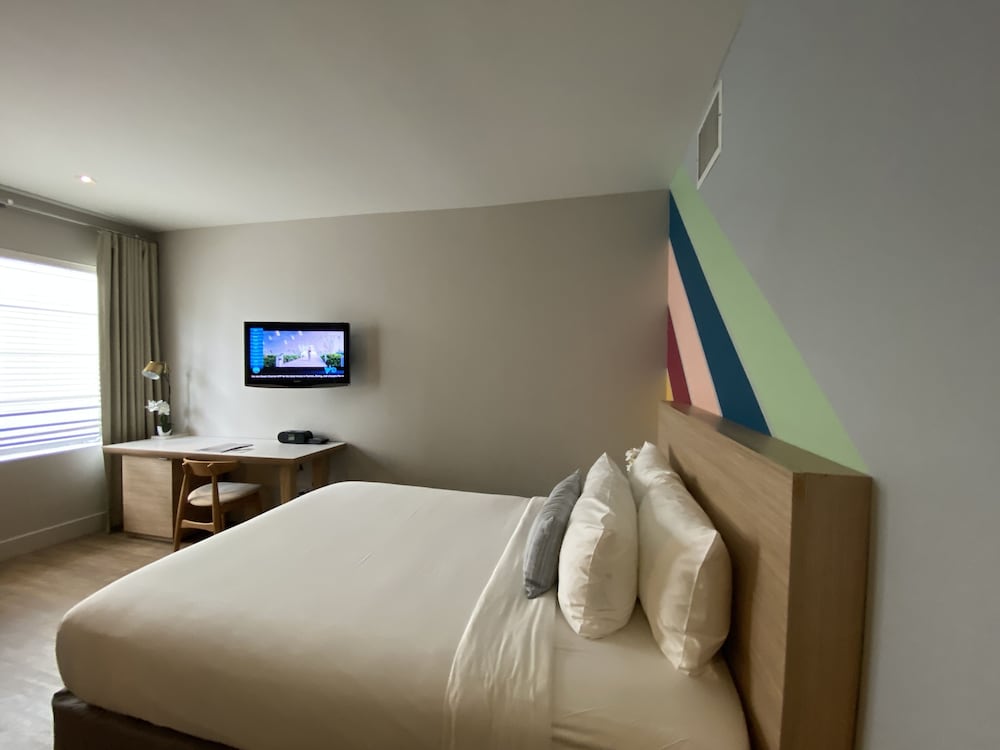 Deluxe Room, 1 Queen Bed