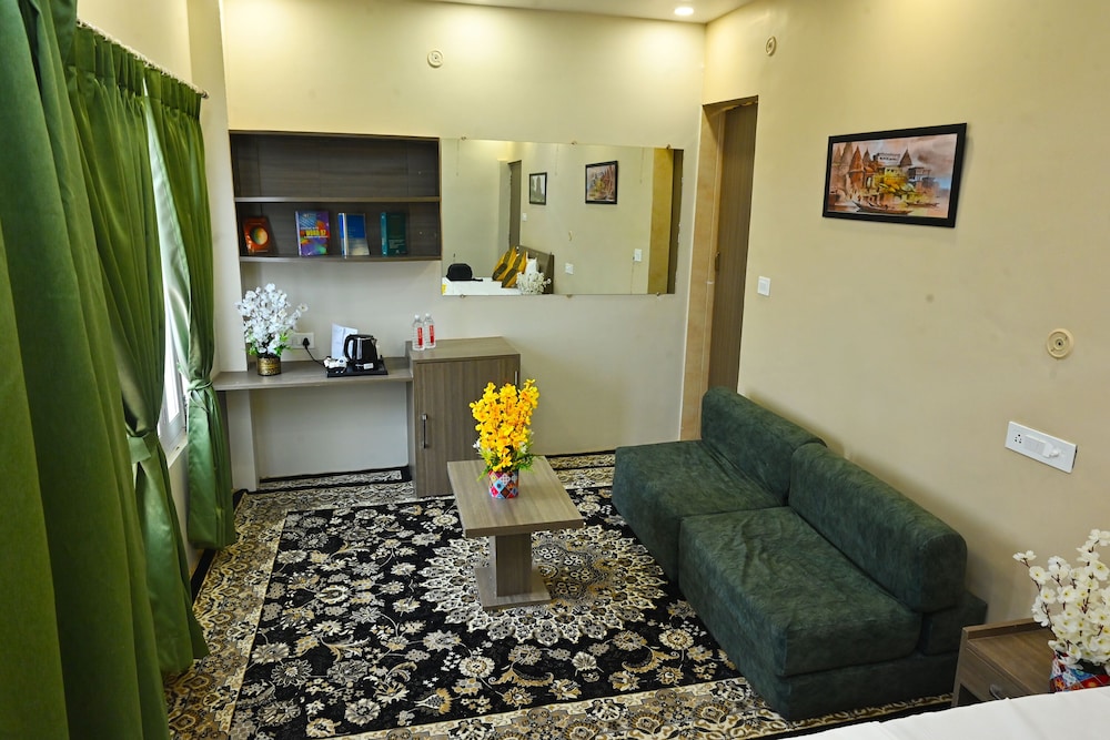 Deluxe Room - Photo 6