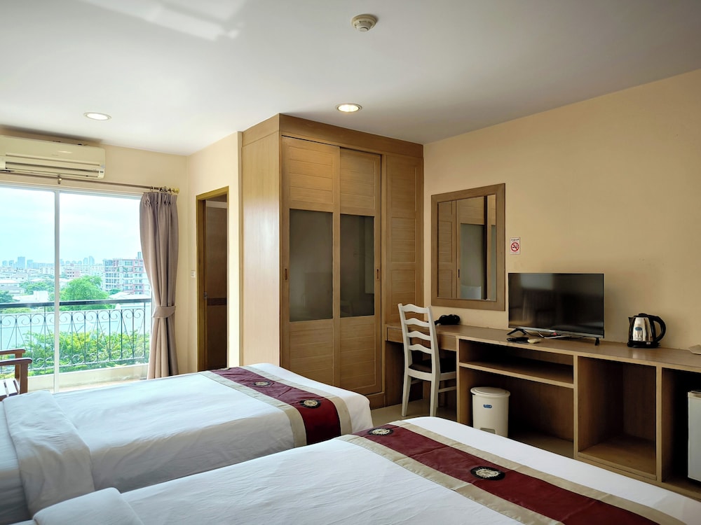 Deluxe Twin Room photo 3