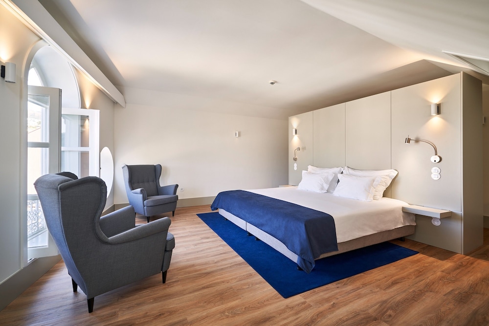 Deluxe Double or Twin Room photo 3