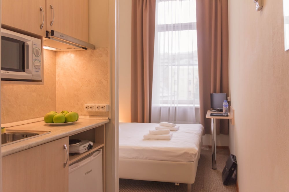 Studio, 1 Bedroom, Non Smoking, Kitchenette photo 2
