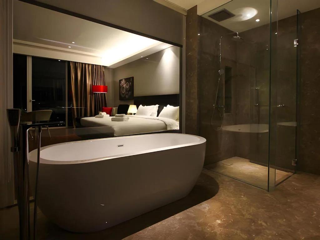 King Suite photo 2