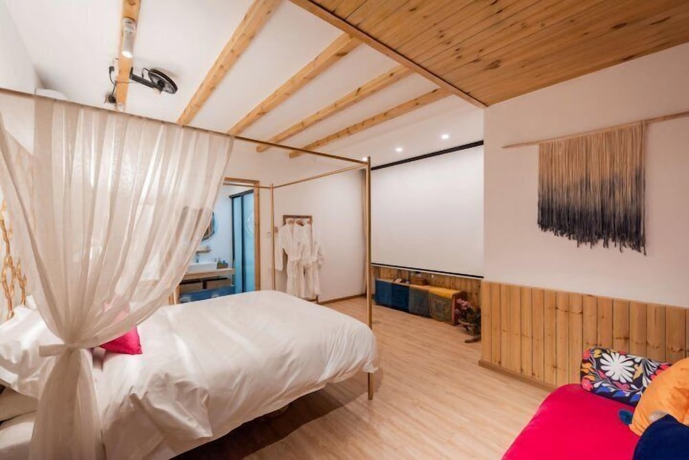 Deluxe Double Room, Garden View