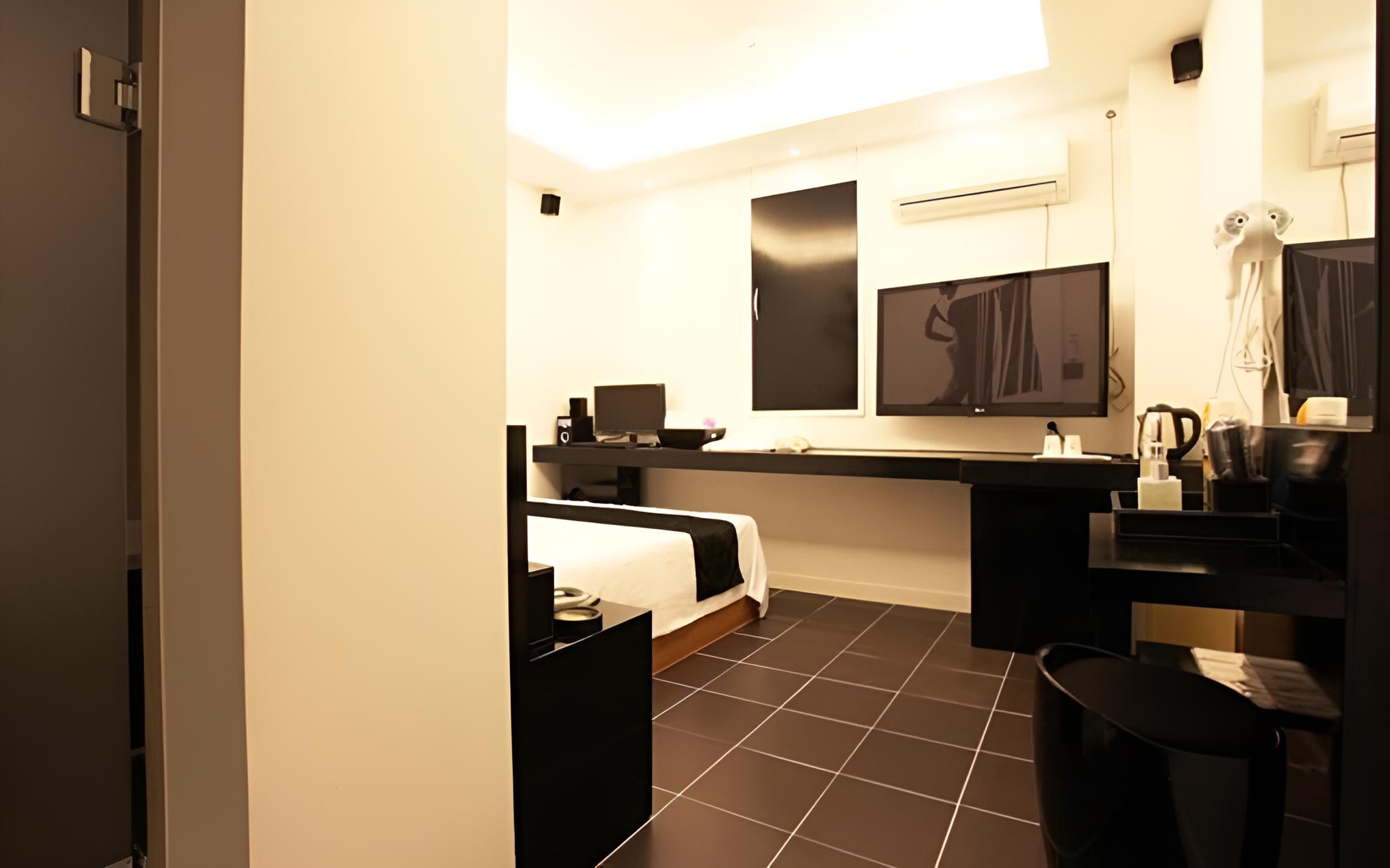 Room (Standard room (available for watching) - Photo 18