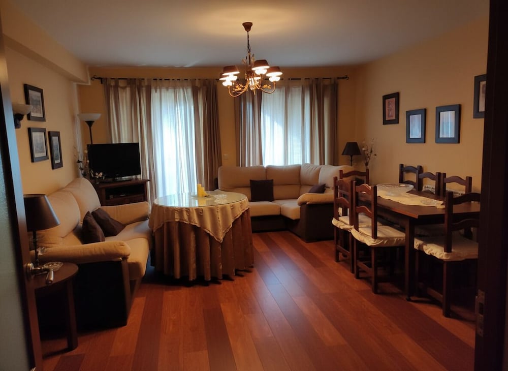 Family House, Multiple Beds
