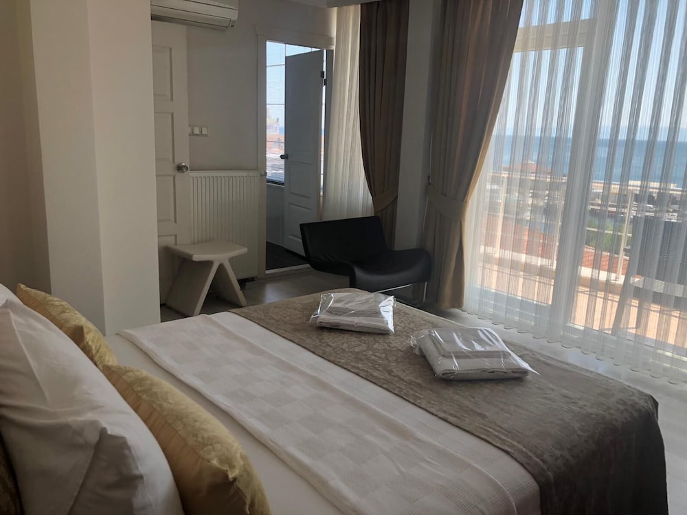 Honeymoon Room, 1 Double Bed, Non Smoking, Sea View photo 1