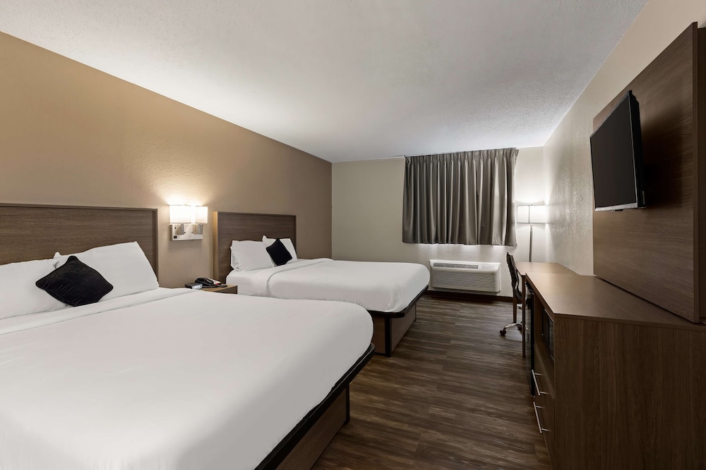 Room, 2 Queen Beds, Non Smoking - Photo 1