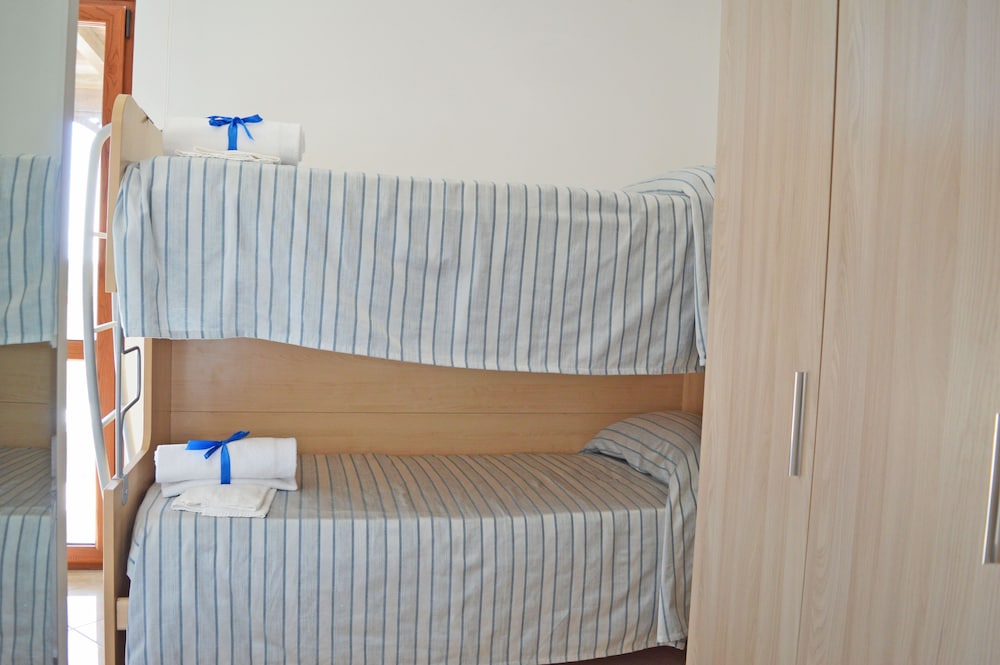 Superior Quadruple Room, Multiple Beds photo 2