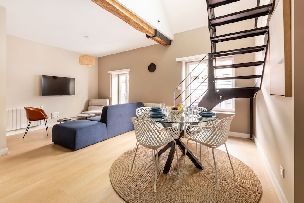 Apartment, Ensuite, City View - Photo 10