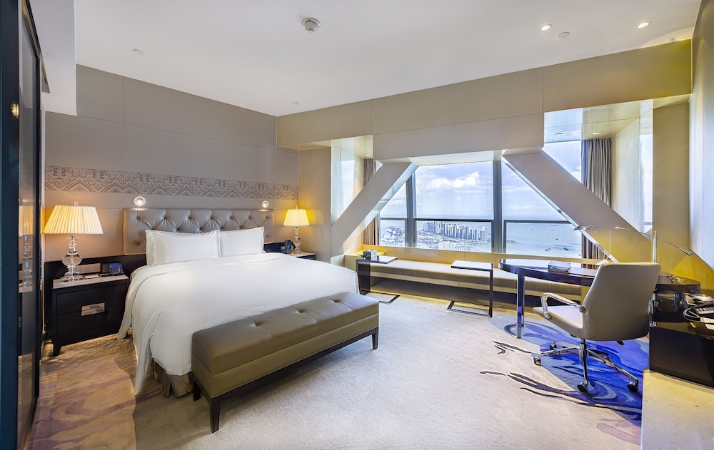 Deluxe Room, 1 King Bed, Ocean View