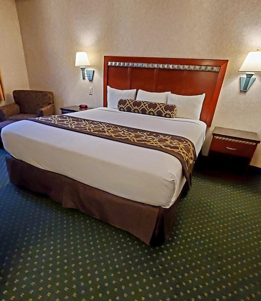 Standard Room, 1 King Bed, Accessible, Non Smoking photo 1