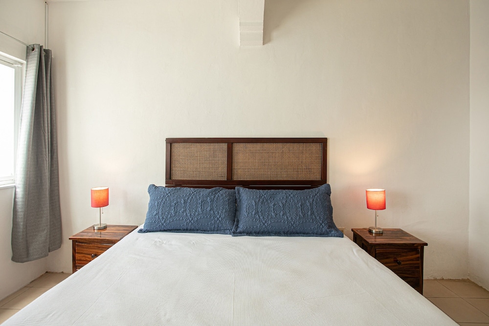 Loft B: 1 bedroom king size bed photo 2