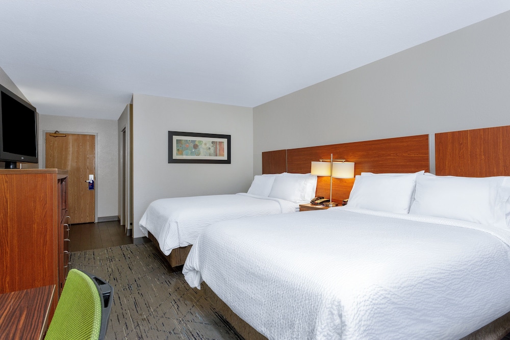 Standard Room, 2 Queen Beds, Accessible (Hearing Accessible, Bathtub) - Photo 1