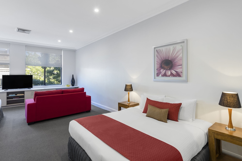 Studio Apartment - Photo 17