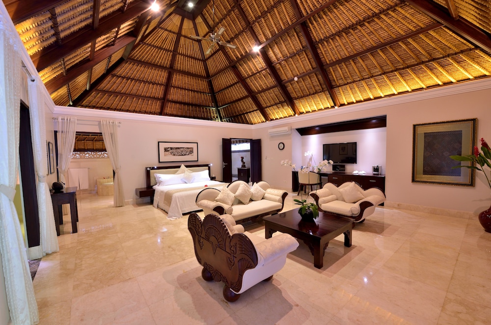 Garden Pool Villa thumbnail 5