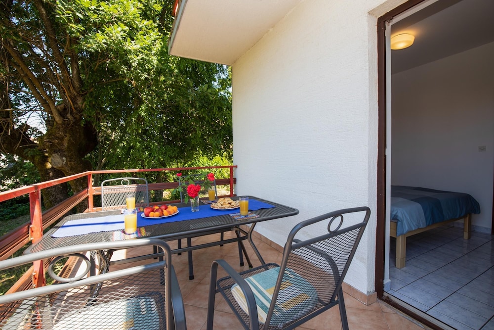 Family Apartment, Multiple Bedrooms (Apartman Brankica 1 Island Krk) photo 2