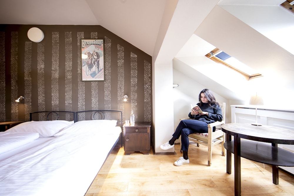 Double or Twin Room (Ensuite)