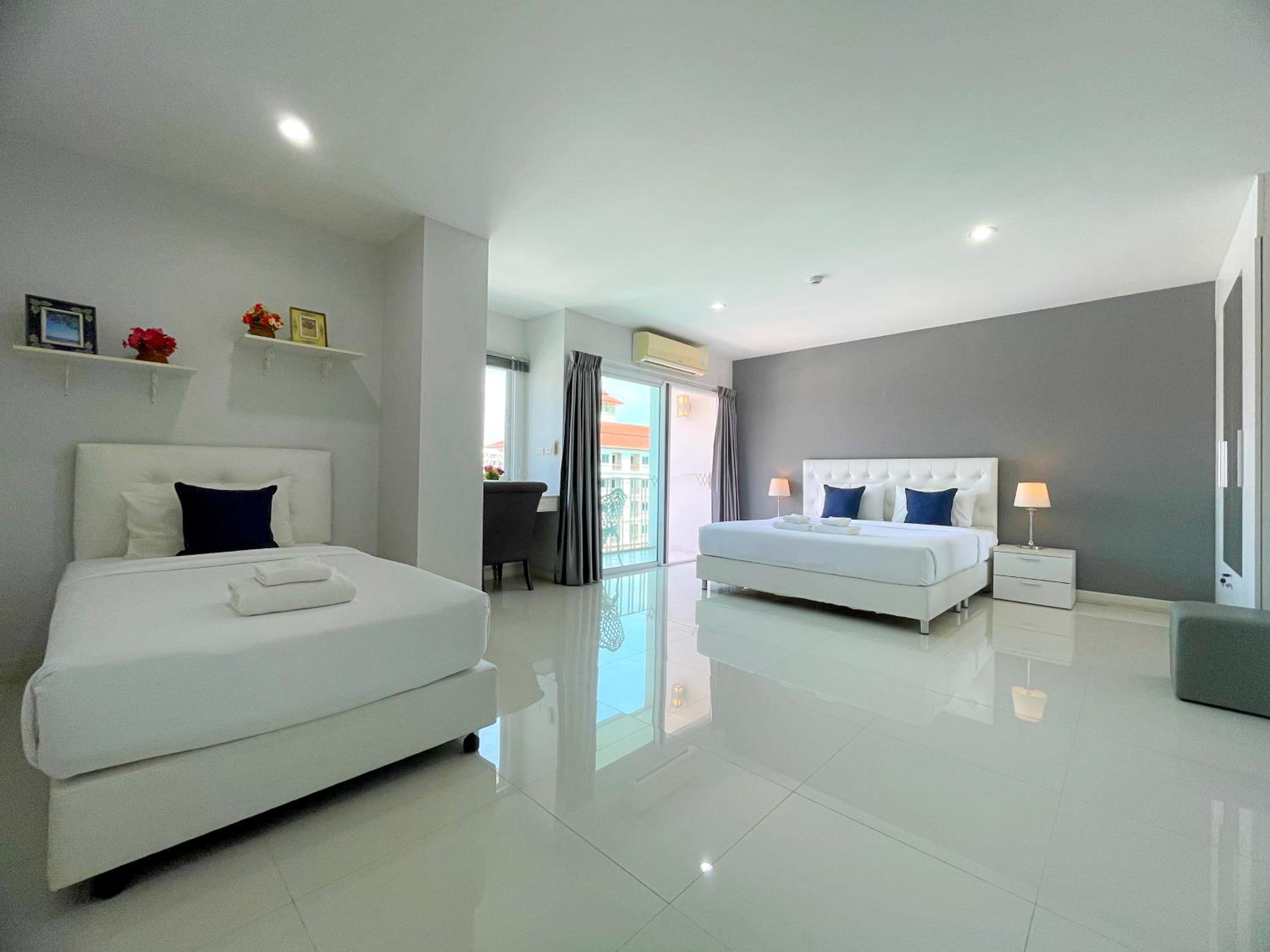 Triple Room with Pool View