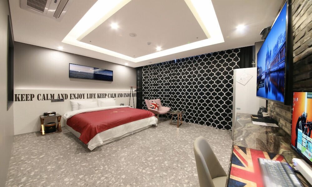 Deluxe Double Room - Photo 17