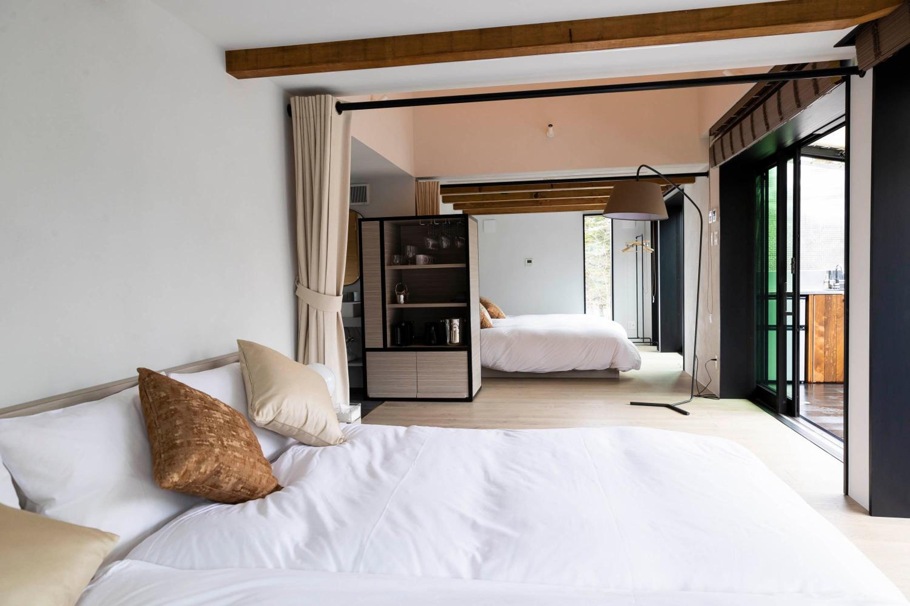 Quadruple Room with Mountain View photo 3