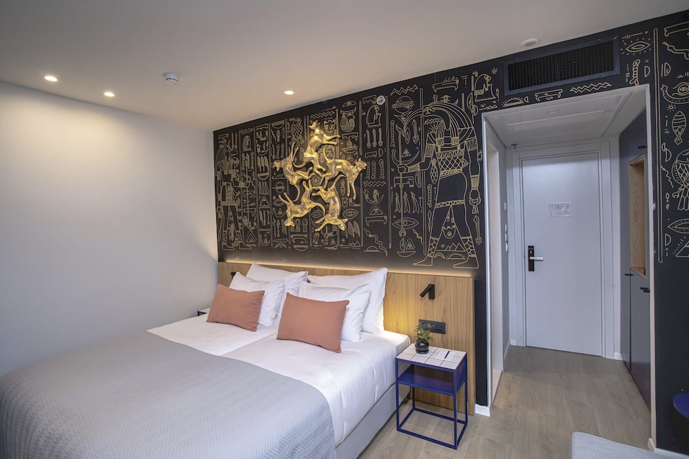 Premium Double or Twin Room - Photo 6
