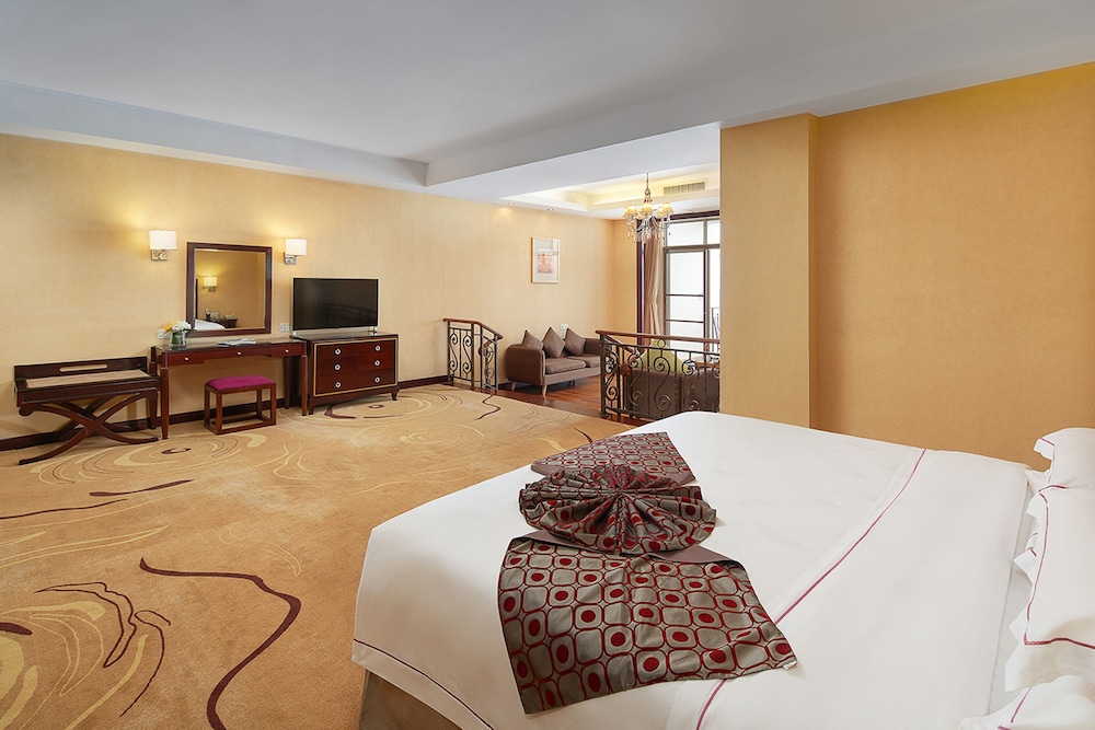 Deluxe Suite photo 1