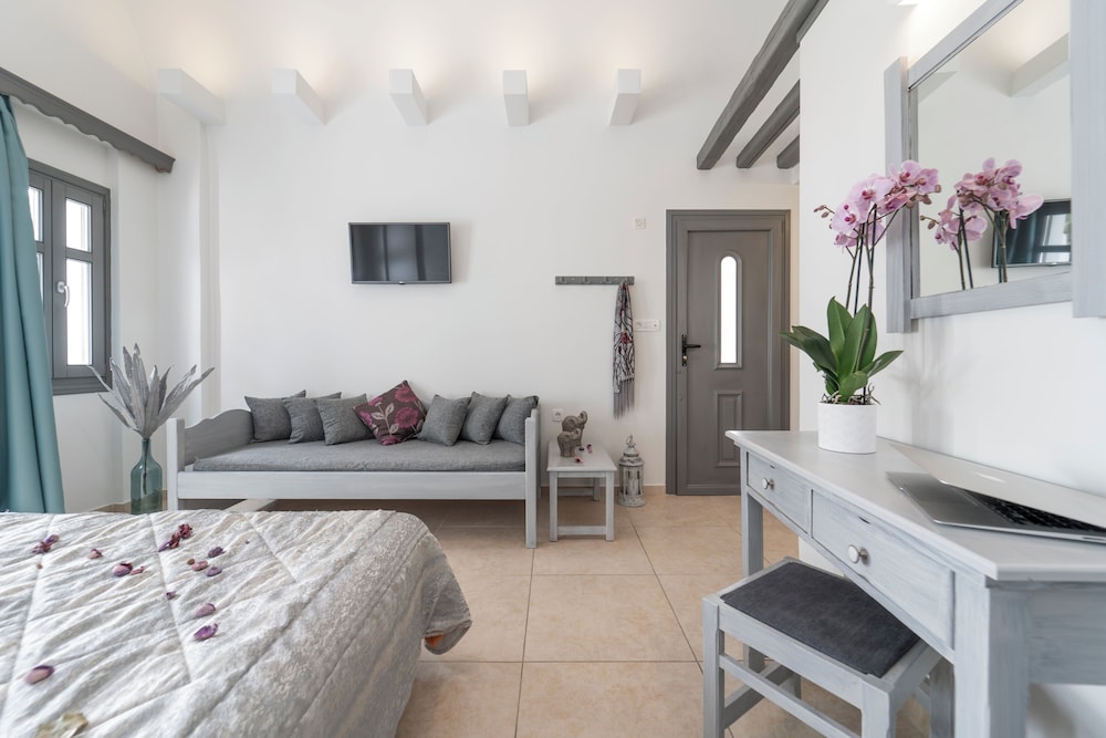 Suite, Hot Tub (Tholos) - Photo 20