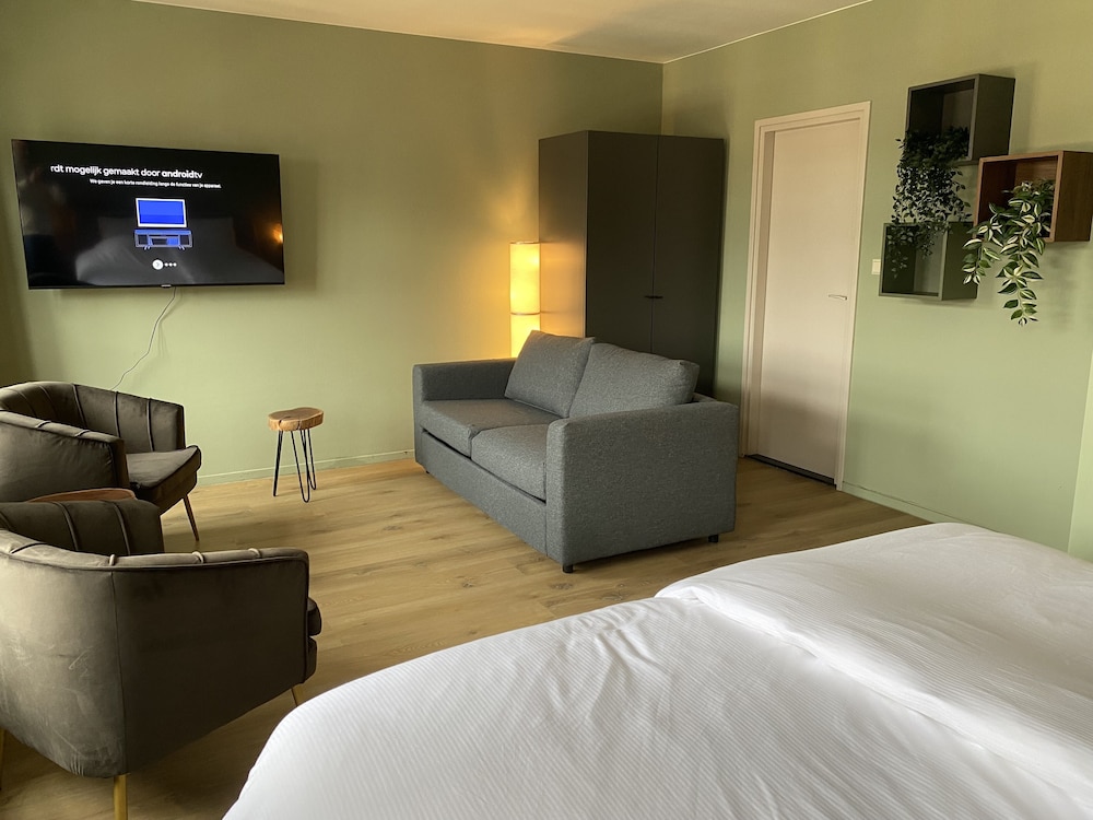 Deluxe Double Room photo 2