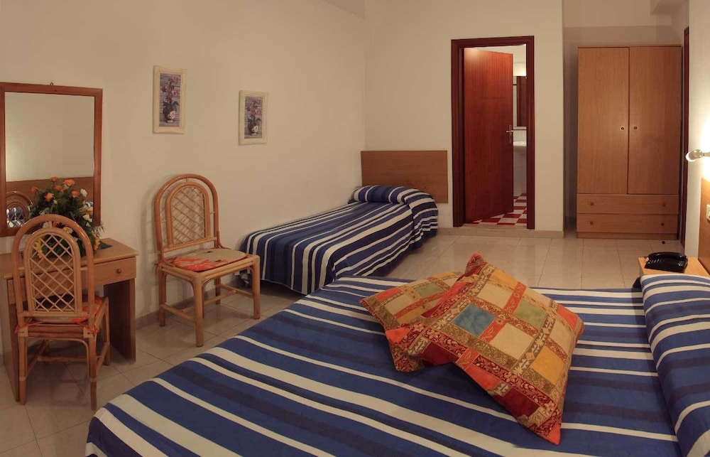 Triple Room photo 2