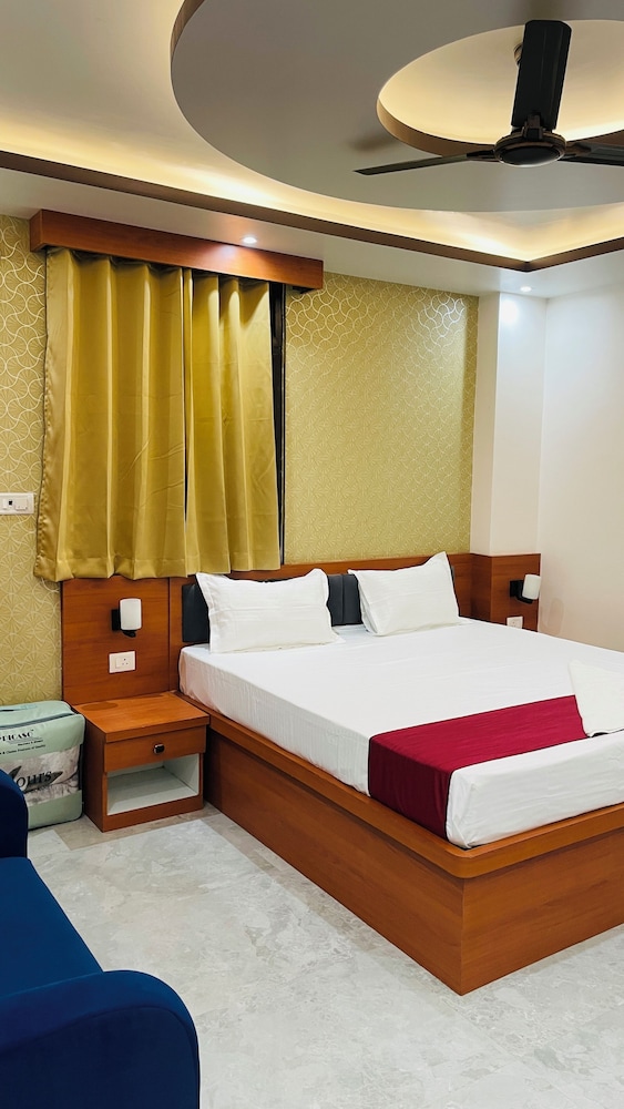 Deluxe Double Room, City View photo 2