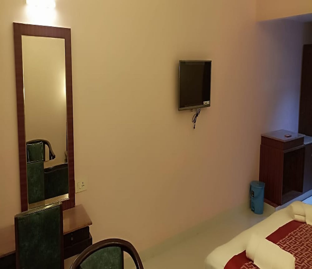 Deluxe Room - Photo 3