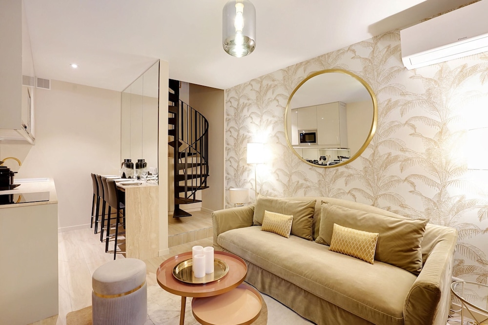 Apartment photo 1