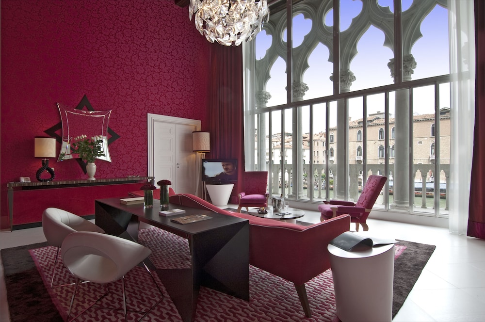 Deluxe Junior Suite with Grand Canal View