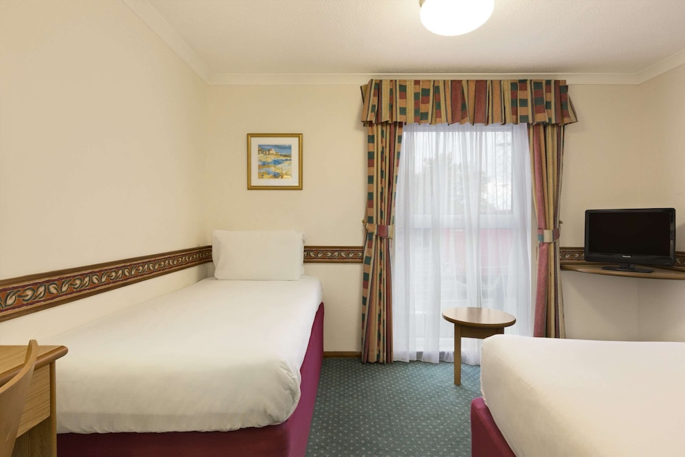 Room, 2 Twin Beds, Non Smoking - Photo 1