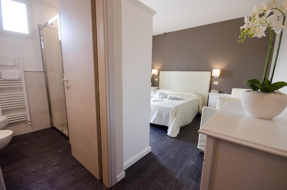 Classic Quadruple Room photo 1