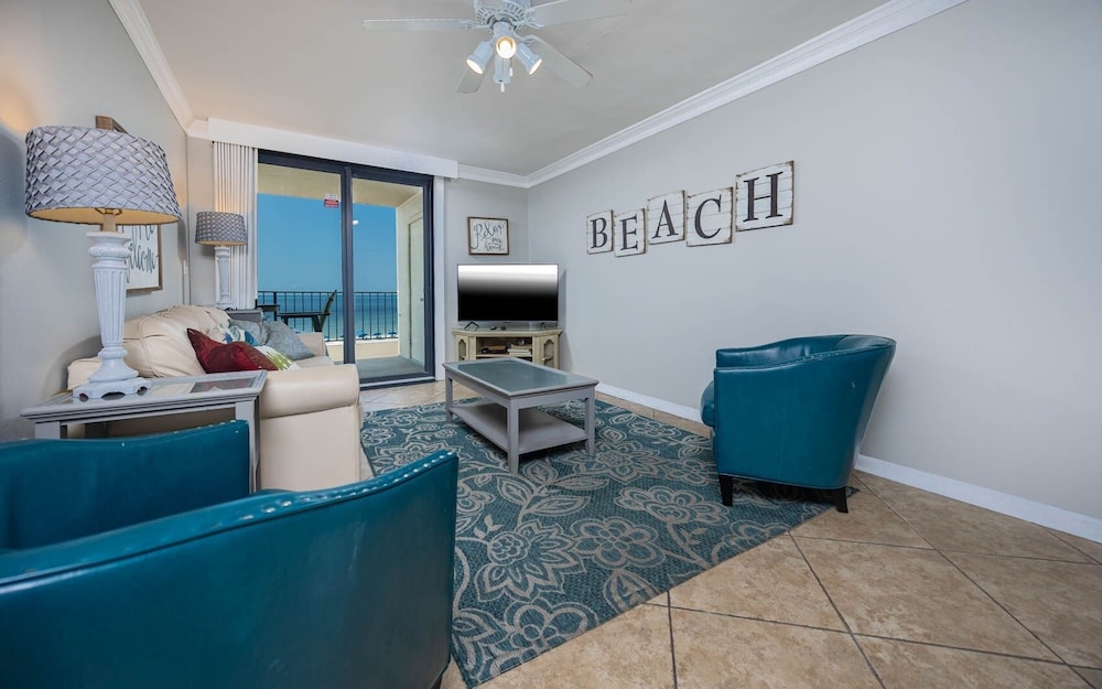 Condo, 2 Bedrooms