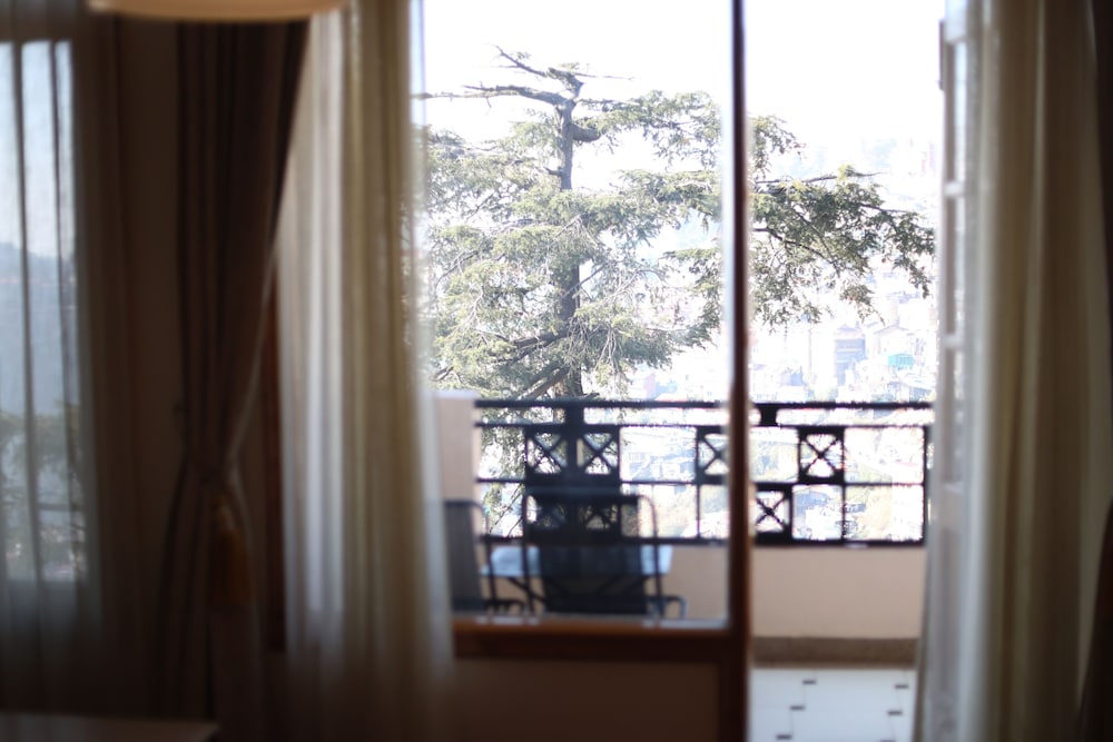 Deluxe Room - Mall road facing with Bathtub - Photo 12