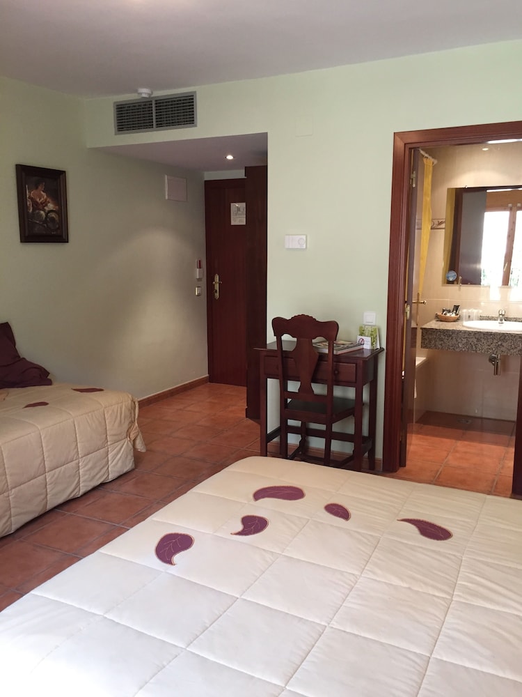 Family Triple Room (Two adults and one child)