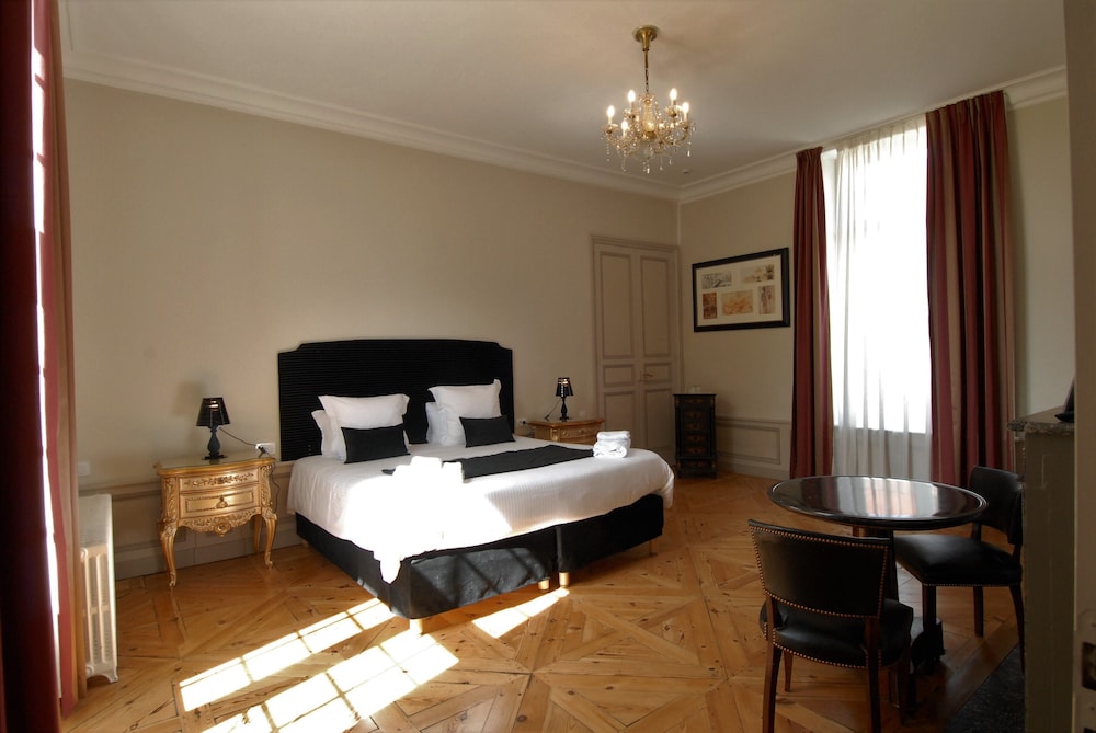 Suite, Garden View
