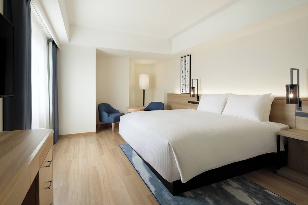 Room, 1 King Bed - Photo 3