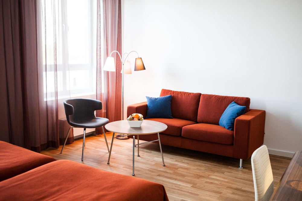 Junior Suite, 2 Twin Beds, Non Smoking, Sea View (with Sofabed) photo 2