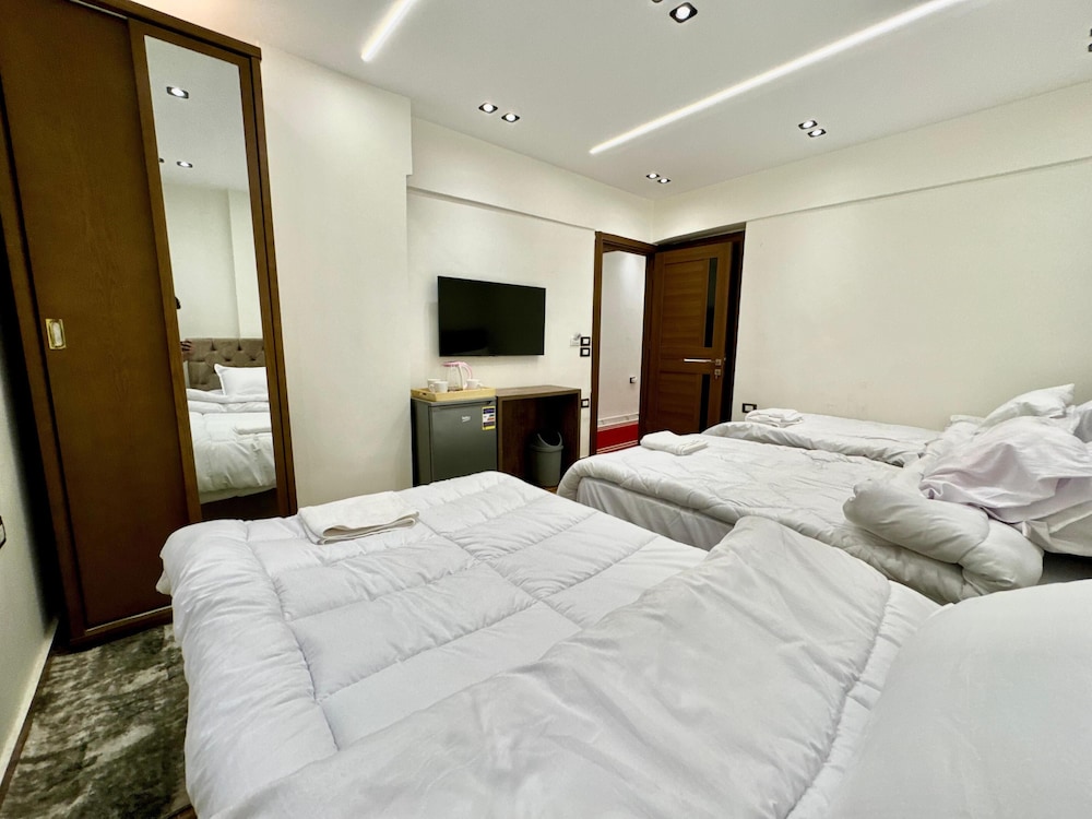 Luxury Triple Room photo 3