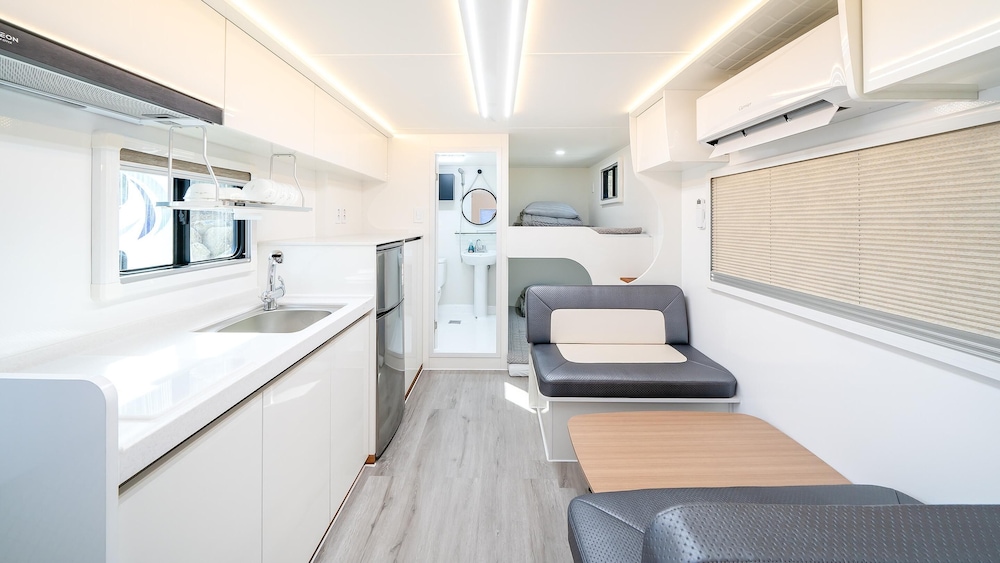 Basic Room, 1 Bedroom (Caravan 1(Private Terrace / no pets)) - Photo 6