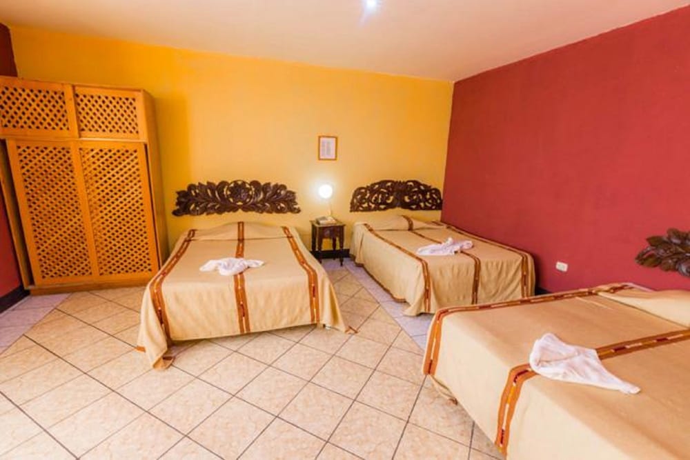 Basic Triple Room, 1 Bedroom (3 Double Beds) photo 2